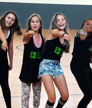 jugendreise.de Dance-Camp Naumburg Gruppenbild Tanzmädels